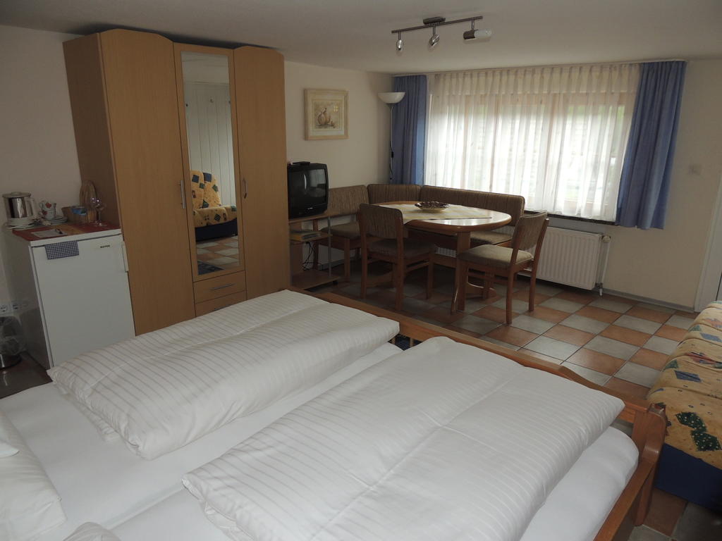 Gaestehaus Und Ferienwohnung Baechle Bad Peterstal-Griesbach Ruang foto